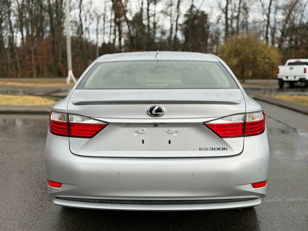 2015 Lexus ES 300h 4dr Sedan Hybrid - 22960995 - 4