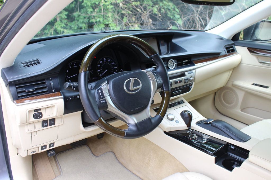 2015 Lexus ES 350 4dr Sedan - 23027427 - 18
