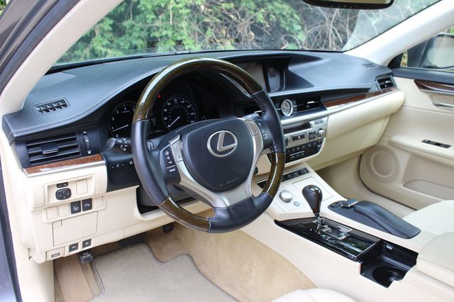 2015 Lexus ES 350 4dr Sedan - 23027427 - 18