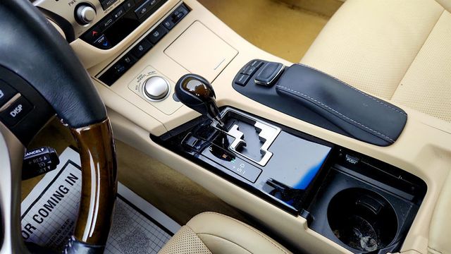 2015 Lexus ES 350 4dr Sedan - 23008177 - 16
