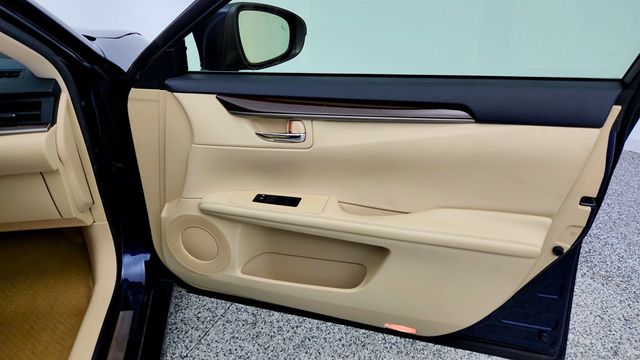 2015 Lexus ES 350 4dr Sedan w/ Hard Disk Navigation & Luxury Package - 23008177 - 26