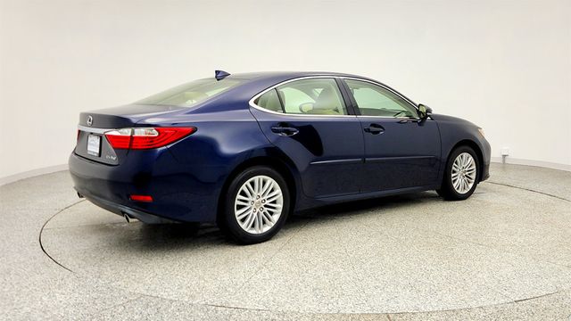 2015 Lexus ES 350 4dr Sedan w/ Hard Disk Navigation & Luxury Package - 23008177 - 4