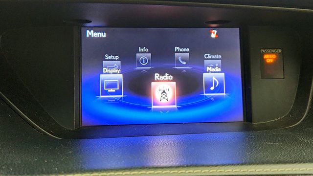 2015 Lexus ES 350 4dr Sedan w/ Premium Audio, Leather Seats & Dual Zone Climate - 22992813 - 19