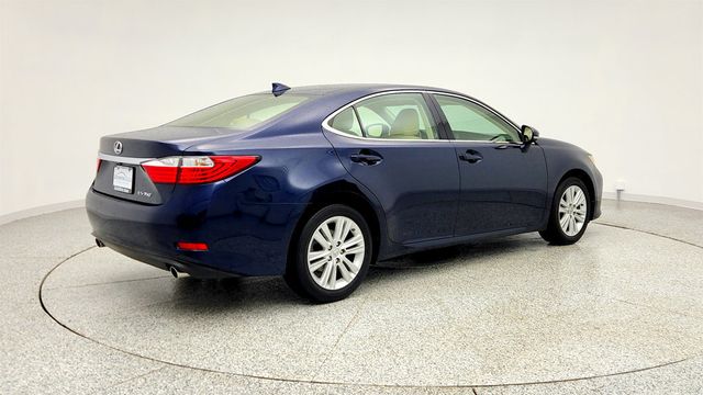 2015 Lexus ES 350 4dr Sedan w/ Premium Audio, Leather Seats & Dual Zone Climate - 22992813 - 4