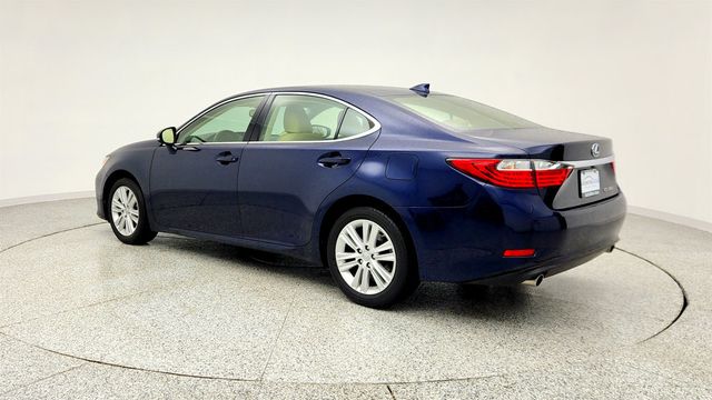 2015 Lexus ES 350 4dr Sedan w/ Premium Audio, Leather Seats & Dual Zone Climate - 22992813 - 6