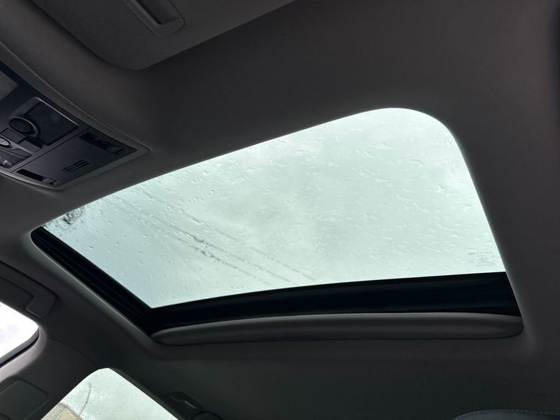 2015 Lexus GS 450h 4dr Sedan Hybrid - 23010633 - 19