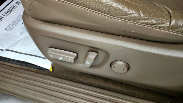 2015 Lexus GX 460 4WD 4dr 4WD 4dr w/ Premium Pkg, & Blind Spot Monitor - 23035703 - 11