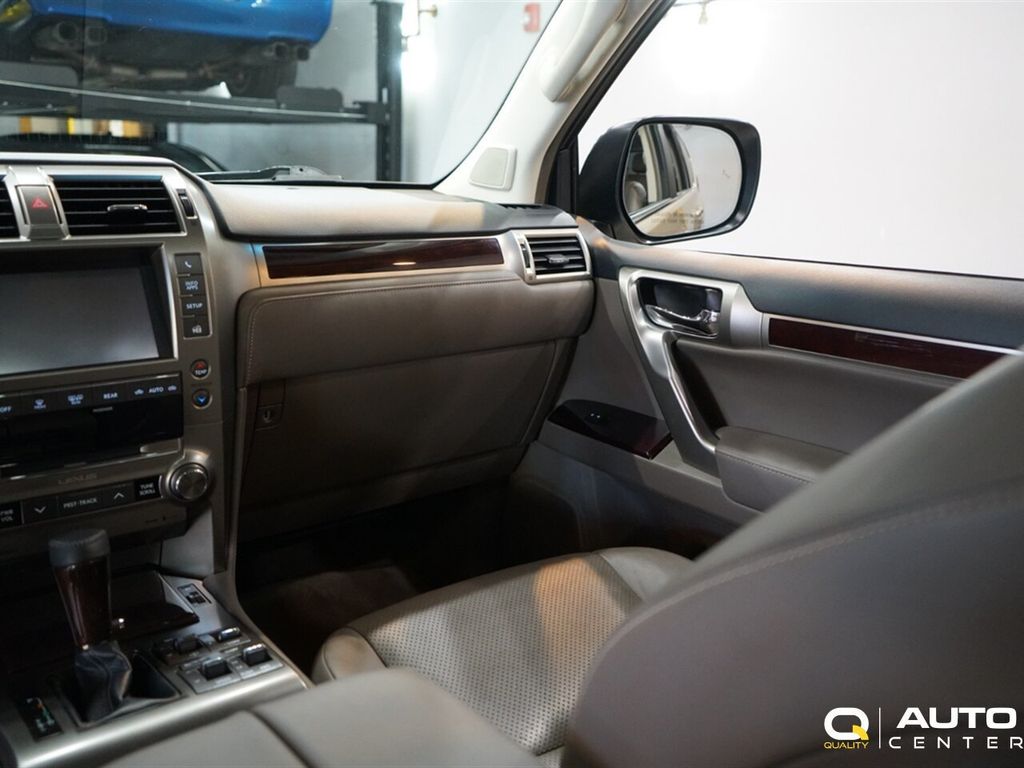 2015 Lexus GX 460 4WD 4dr Luxury - 23089744 - 24