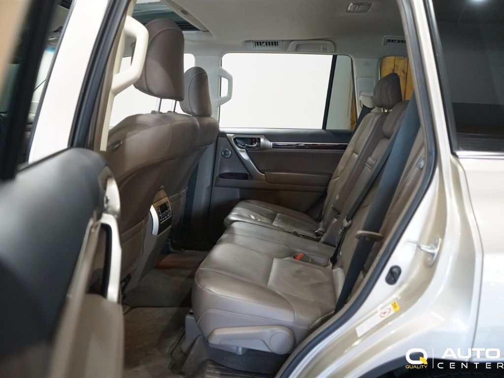 2015 Lexus GX 460 4WD 4dr Luxury - 23089744 - 30