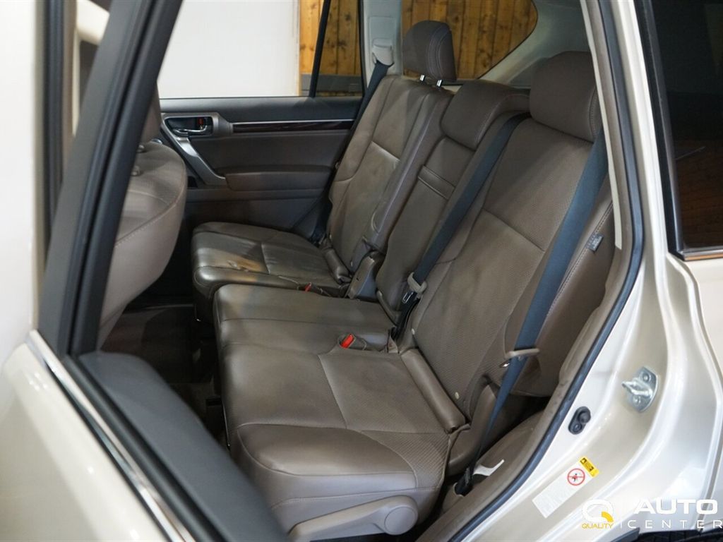 2015 Lexus GX 460 4WD 4dr Luxury - 23089744 - 31