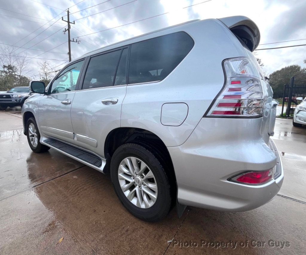 2015 Lexus GX 460 Full-time 4WD Cooling / Heated Leather Seats w/ Reverse Camera, Bluetooth and Sunroof - 22104805 - 9