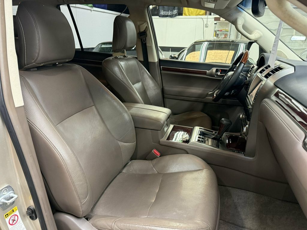 2015 Lexus GX 460 Local Trade/Premium Pkg/Heated&Cooled Seats/Blind Spot Monitor - 23080942 - 32