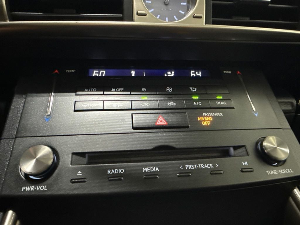 2015 Lexus IS 250 4dr Sport Sedan Automatic AWD - 23057948 - 18