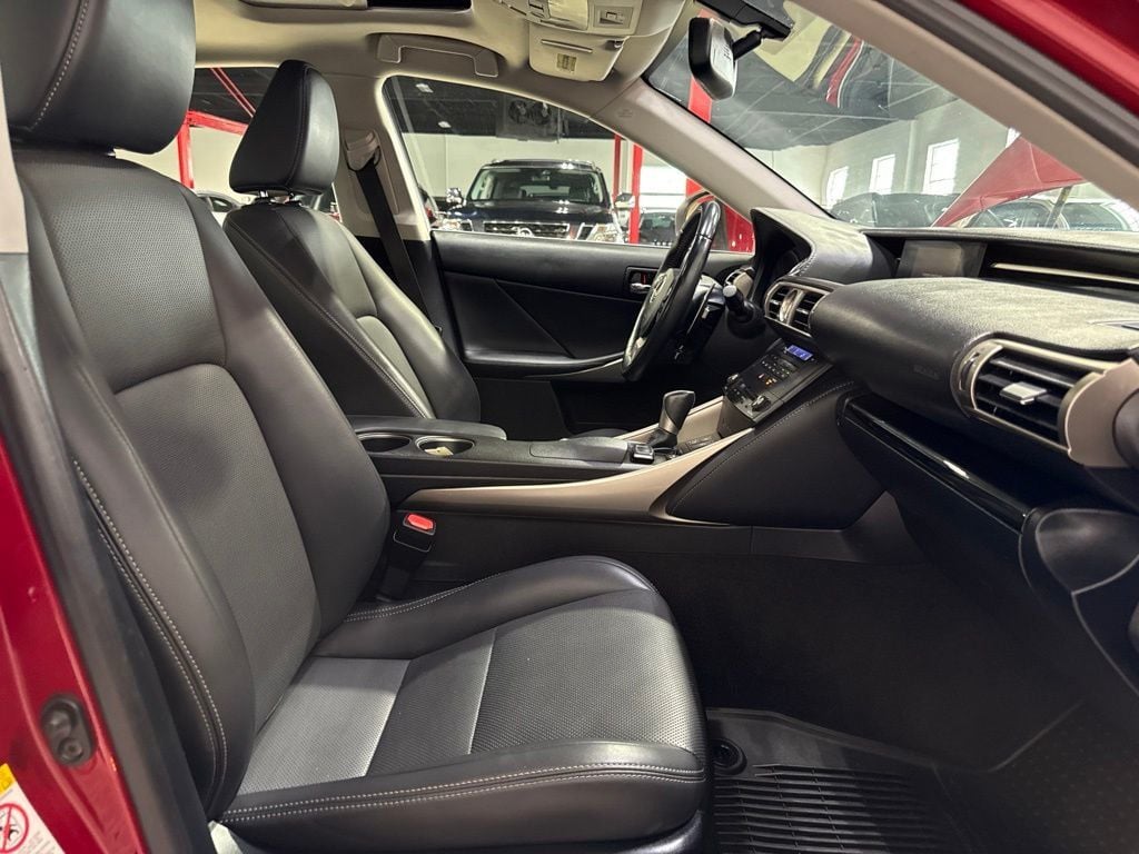 2015 Lexus IS 250 4dr Sport Sedan Automatic AWD - 23057948 - 28