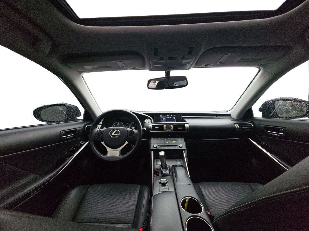 Lexus IS250 photo 12