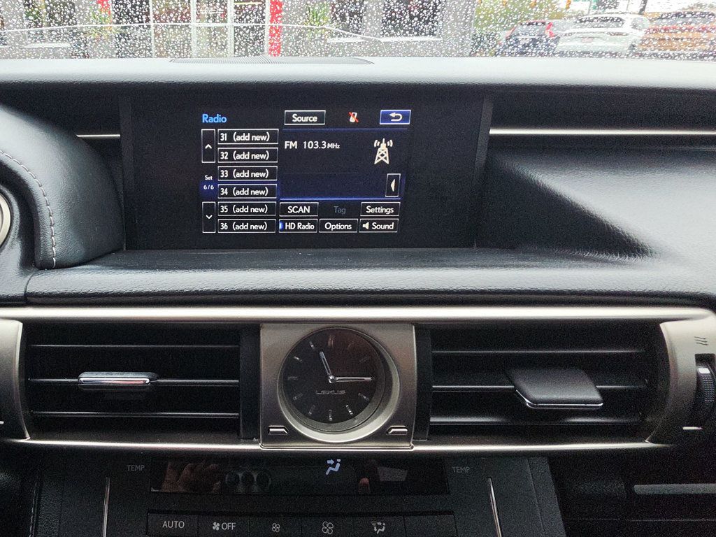 Lexus IS250 photo 14
