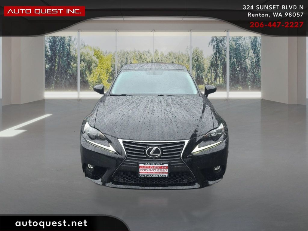 Lexus IS250 photo 2