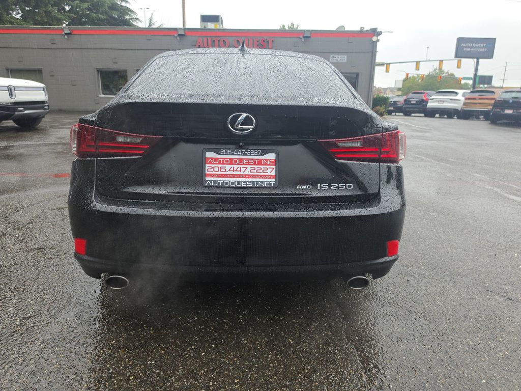 Lexus IS250 photo 24
