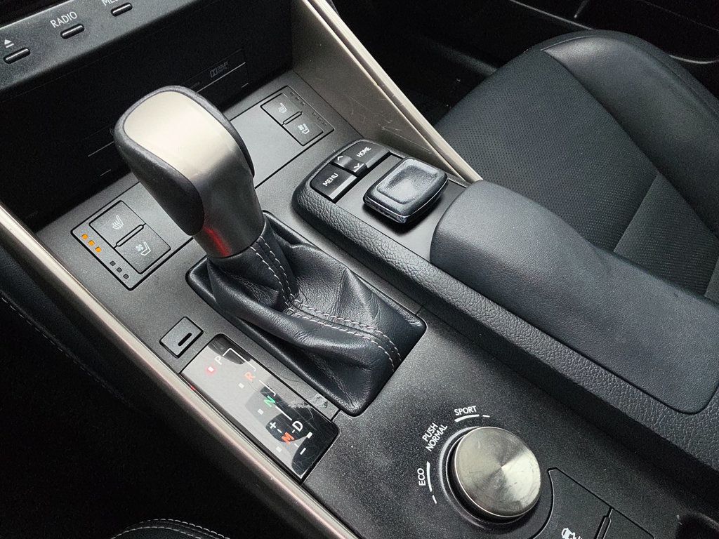 Lexus IS250 photo 34