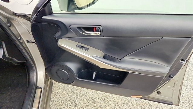 2015 Lexus IS 250 4dr Sport Sedan Automatic AWD with F SPORT & Navigation Packages - 22978831 - 26