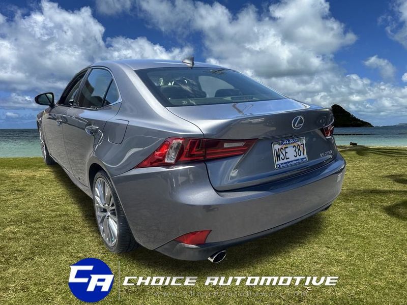 2015 Lexus IS 250 photo 4
