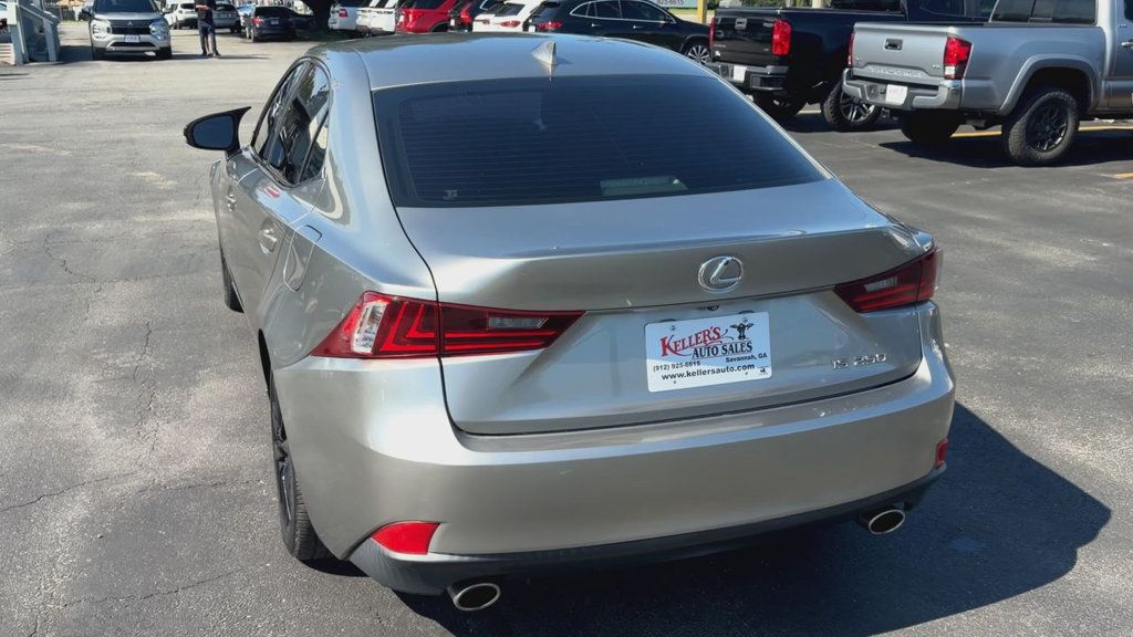 Lexus IS photo 6