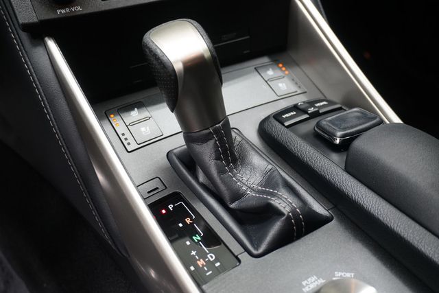 2015 Lexus IS 250 4dr Sport Sedan Automatic RWD - 23034863 - 21