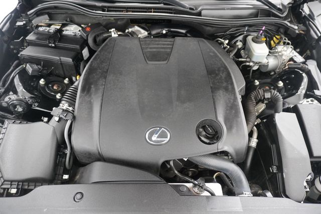 2015 Lexus IS 250 4dr Sport Sedan Automatic RWD - 23034863 - 32