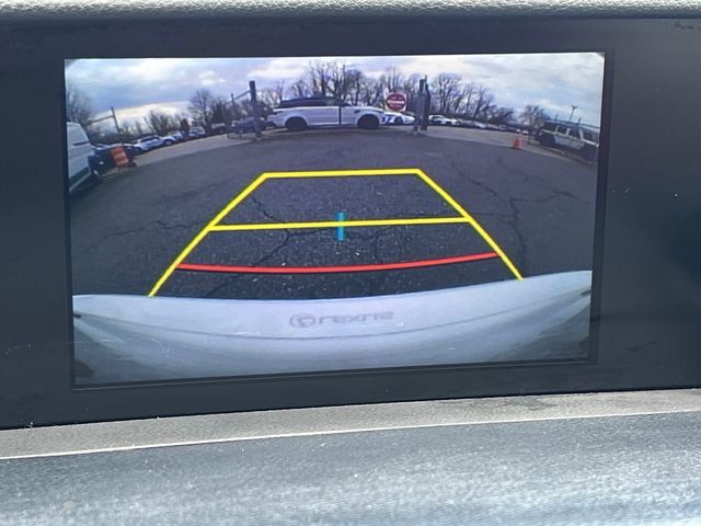 2015 Lexus IS 250 4dr Sport Sedan Automatic RWD - 22997324 - 29