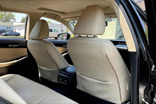 2015 Lexus IS 250 4dr Sport Sedan Automatic RWD - 22957991 - 14