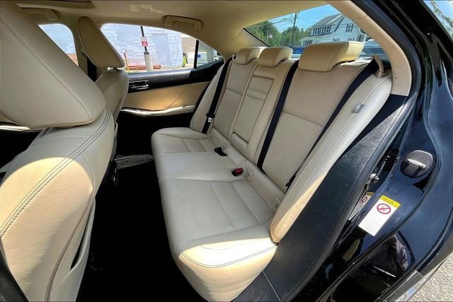 2015 Lexus IS 250 4dr Sport Sedan Automatic RWD - 22957991 - 16