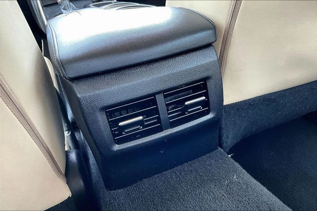 2015 Lexus IS 250 4dr Sport Sedan Automatic RWD - 22957991 - 32