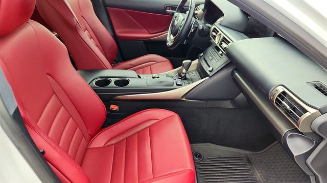 2015 Lexus IS 250 4dr Sport Sedan Crafted Line AWD with Navigation System Package - 22960983 - 26