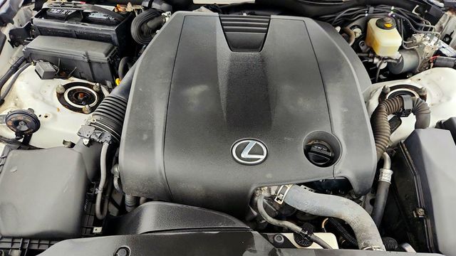 2015 Lexus IS 250 4dr Sport Sedan Crafted Line AWD with Navigation System Package - 22960983 - 29