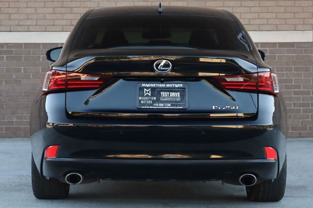 2015 Lexus IS 250 Crafted Line - 23072896 - 10