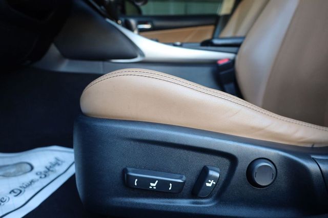 2015 Lexus IS 250 Crafted Line - 23072896 - 17