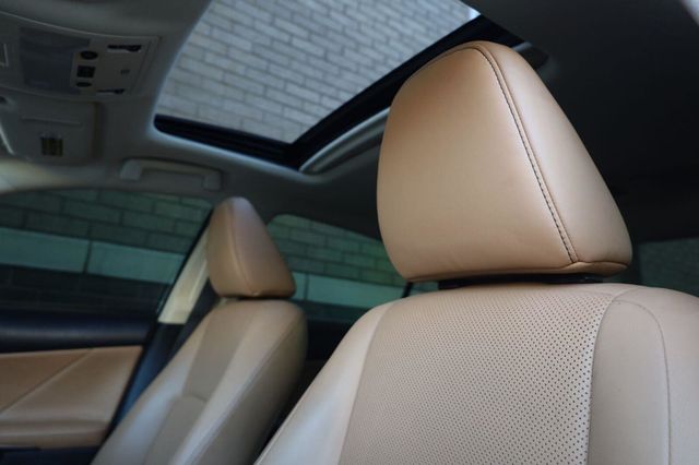 2015 Lexus IS 250 Crafted Line - 23072896 - 18