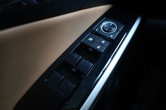 2015 Lexus IS 250 Crafted Line - 23072896 - 37