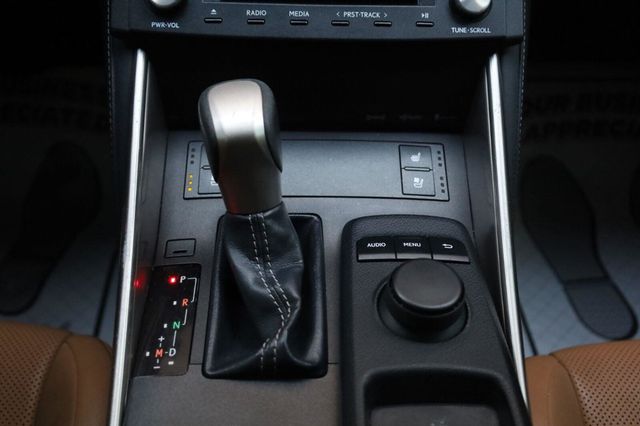 2015 Lexus IS 250 Crafted Line - 23072896 - 44