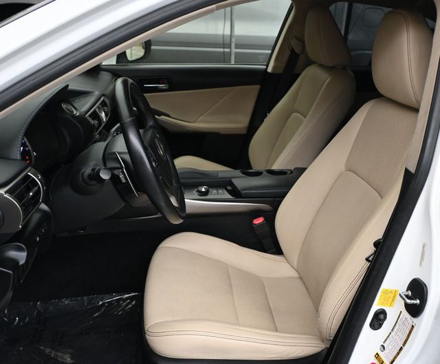 2015 Lexus IS 250 Sedan RWD - 22964017 - 13