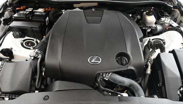 2015 Lexus IS 250 Sedan RWD - 22964017 - 18