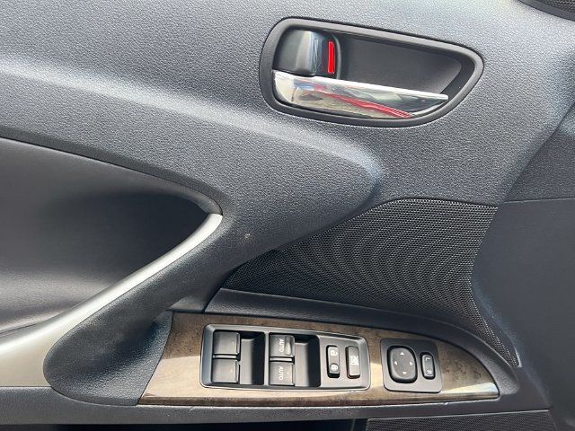 2015 Lexus IS 250C 2dr Convertible - 23091004 - 10