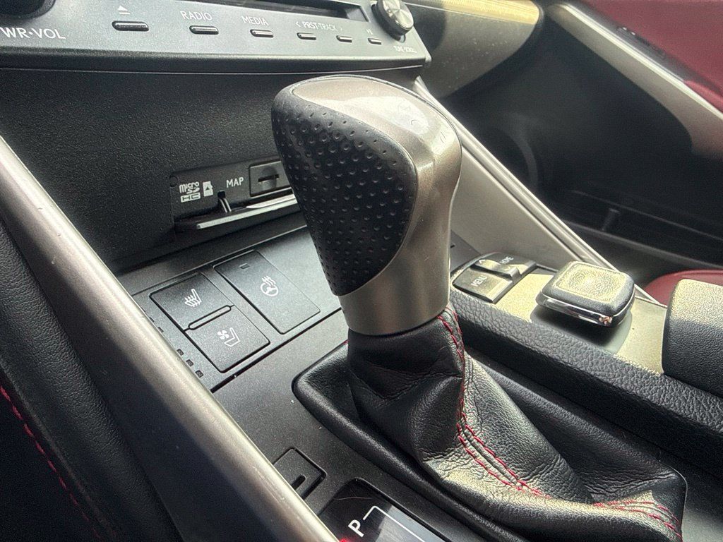 2015 Lexus IS 350 4dr Sedan AWD - 23101776 - 17