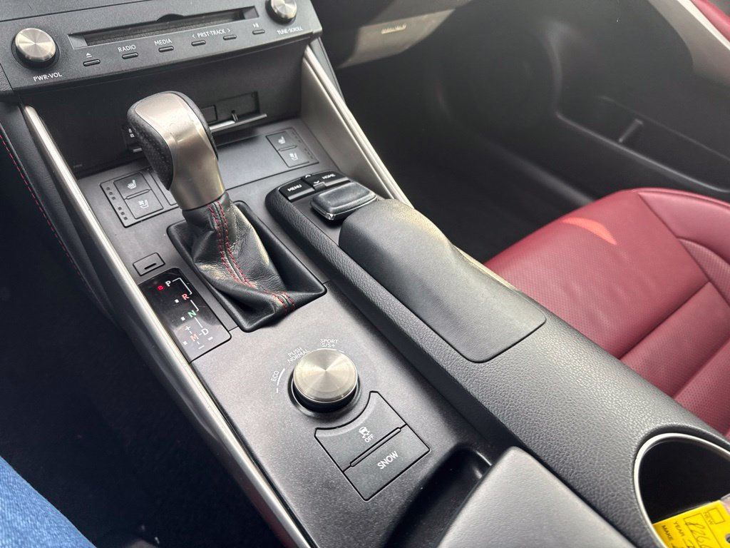2015 Lexus IS 350 4dr Sedan AWD - 23101776 - 18