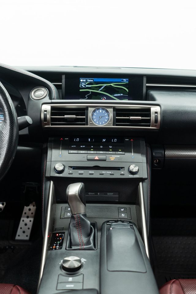 2015 Lexus IS 350 4dr Sedan AWD - 23051390 - 16