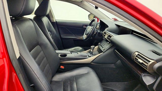 2015 Lexus IS 350 4dr Sedan AWD w/ Luxury Pkg, Nav System & 18'' Wheels - 23020176 - 24