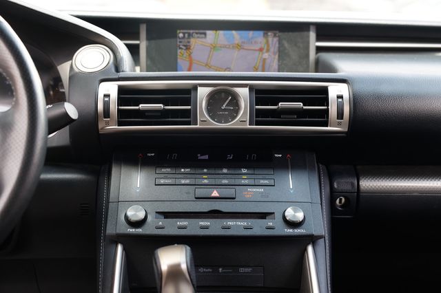 2015 Lexus IS 350 4dr Sedan RWD - F Sport - 23060194 - 36