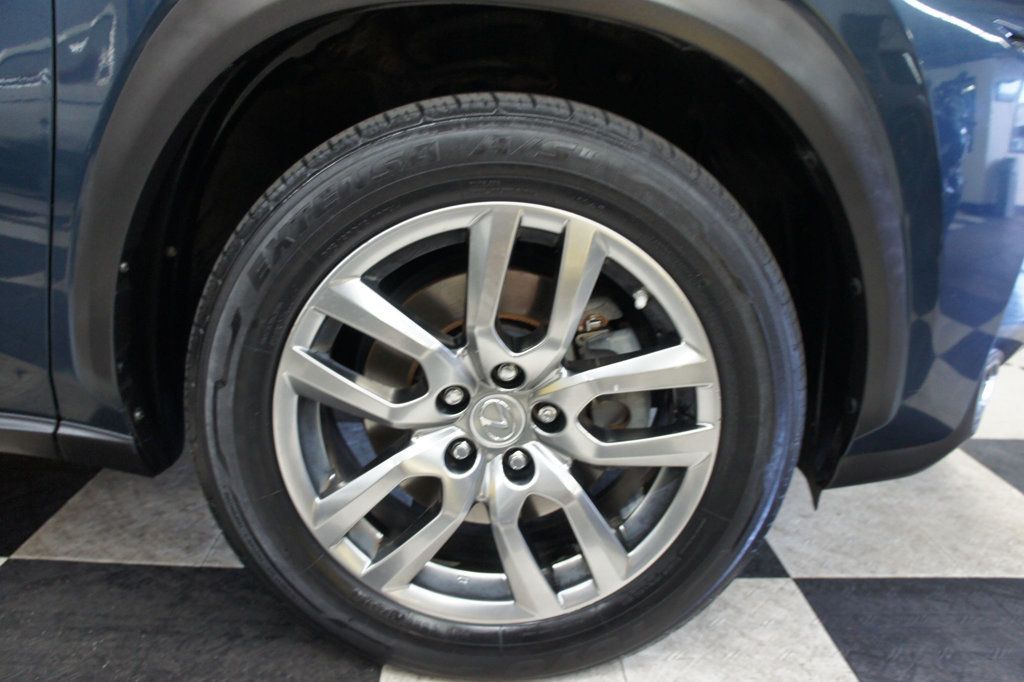 Lexus NX photo 14