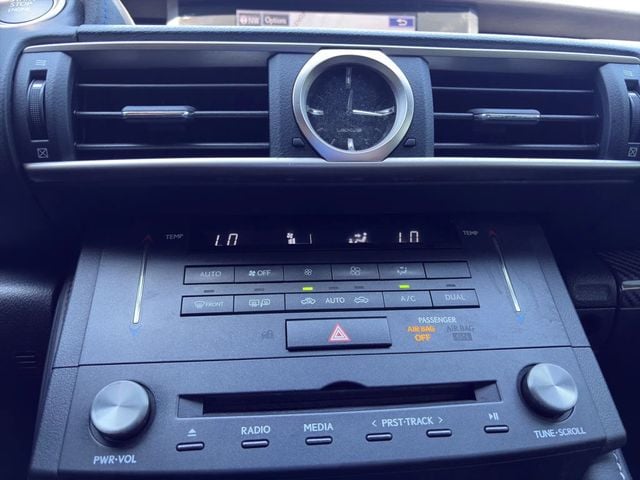 2015 Lexus RC F 2dr Coupe - 23007436 - 15