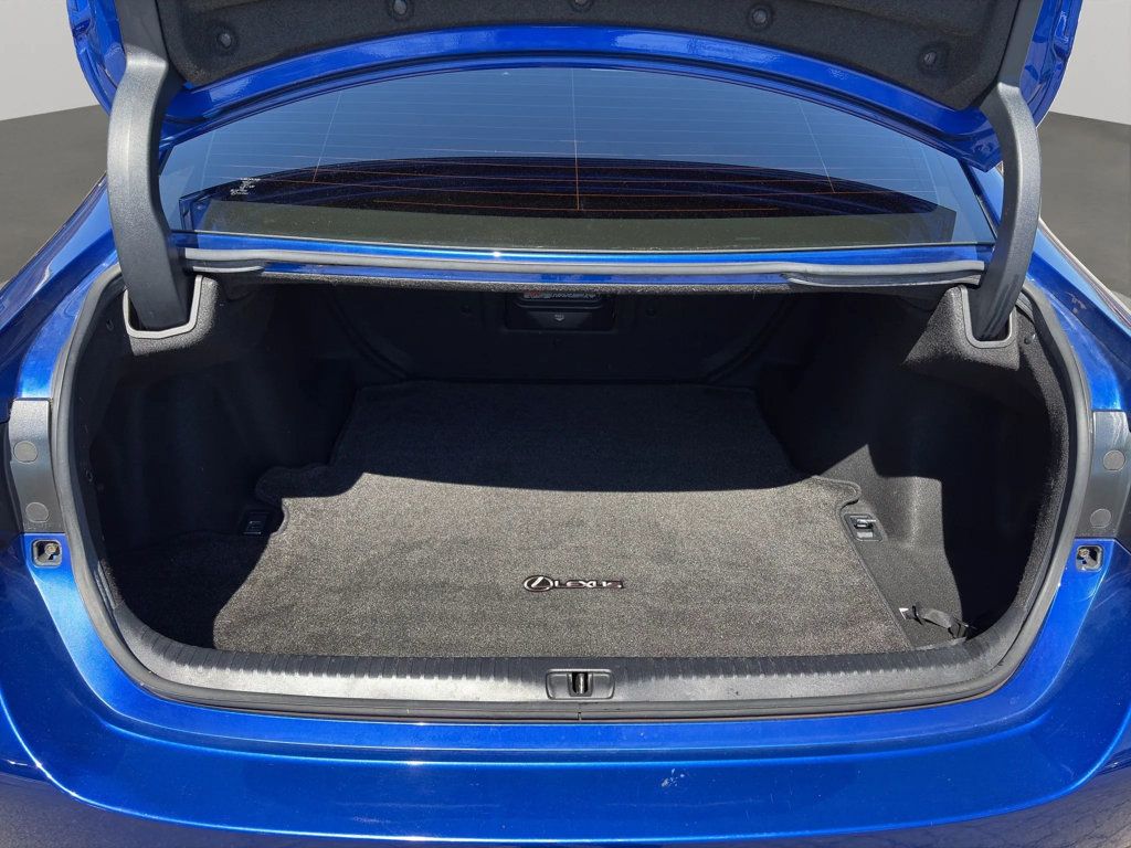 2015 Lexus RC F 2dr Coupe - 23007436 - 27